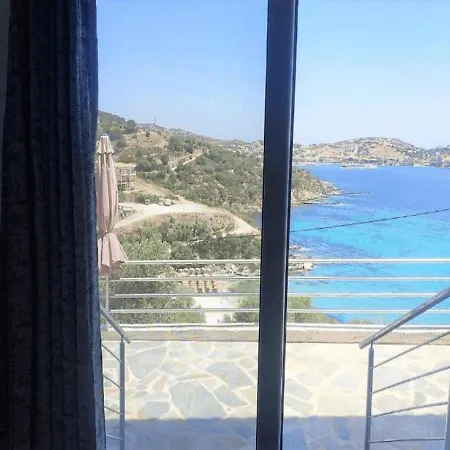 Aegean Beachfront Apartment *